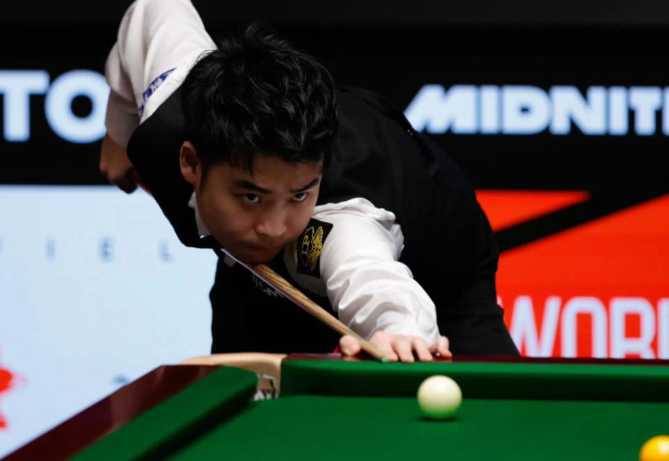 表现不佳受 表现不佳受