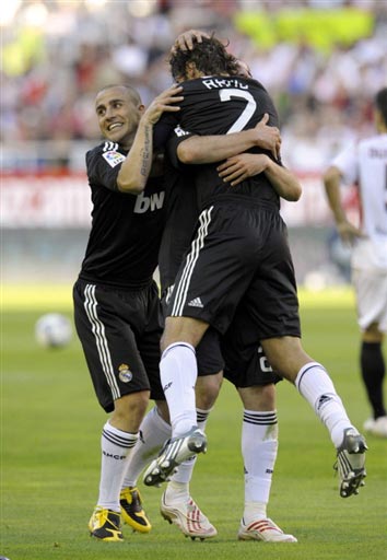 😐控制失误！北京半场10次失误&领先10个篮板球却落后5分.